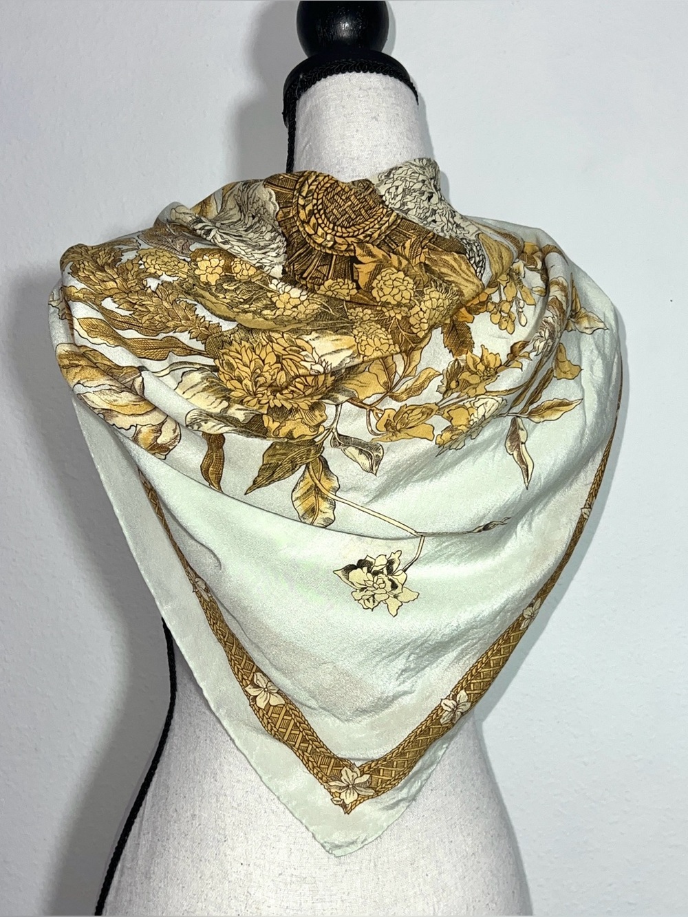 VINTAGE Metropolitan Museum of Art MMA Silk Scarf Gold Floral Cream Green